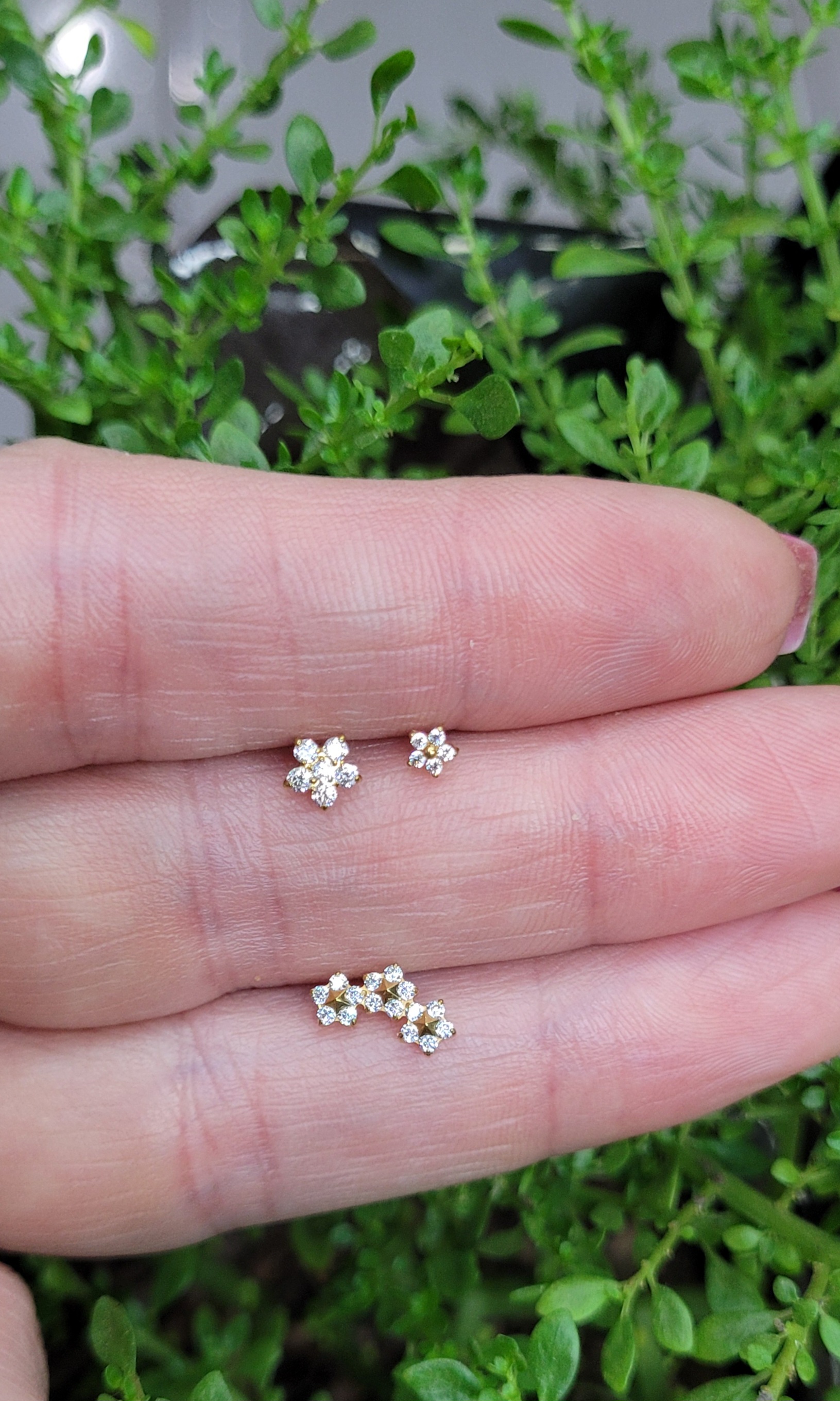 Joia em titânio PVD Gold — modelo Labret