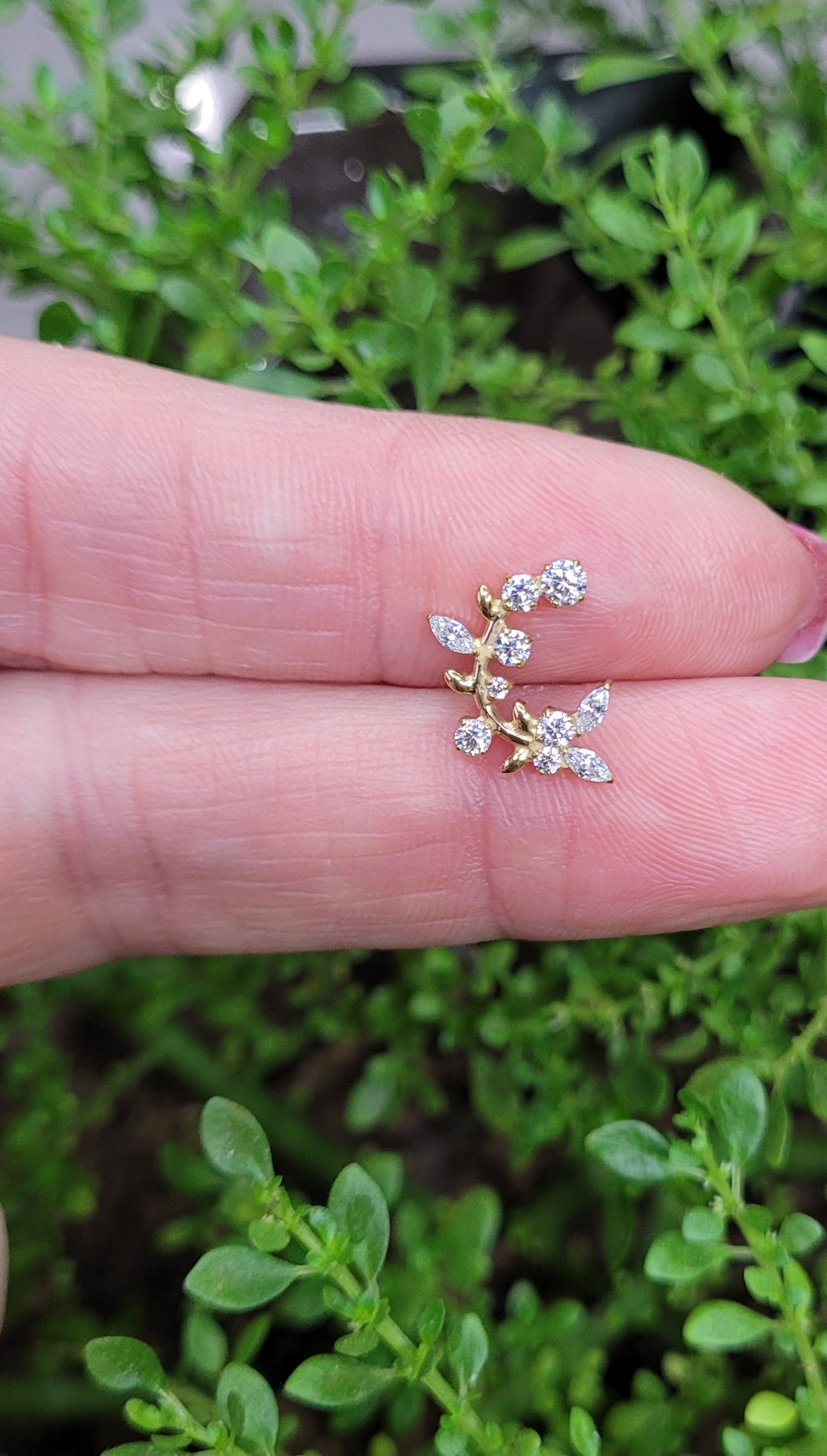 Joia em titânio PVD Gold — modelo Labret